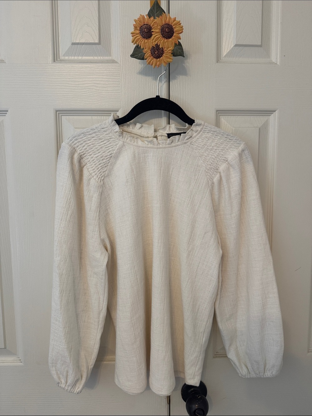 Current Air Cream Textured Ruffle 3/4 Sleeve knit